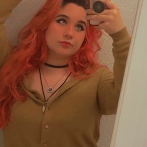 Meet your Posher, Lesly